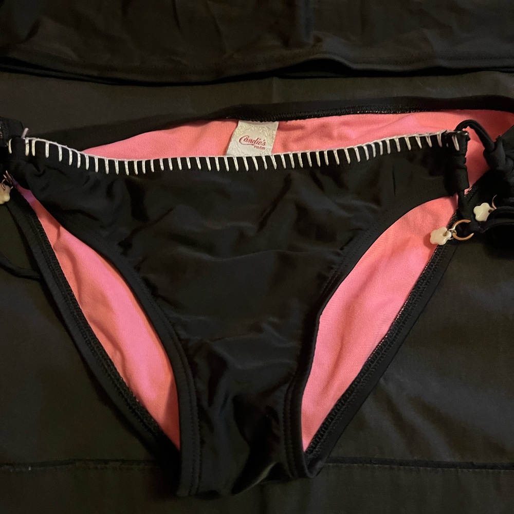 Bikini - Picture 2 of 3